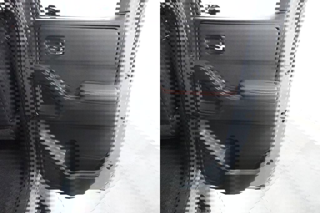 Used 2023 Nissan Frontier PRO-4X w/ Pro-4X Premium Package image 30