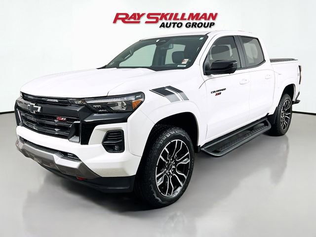 Used 2024 Chevrolet Colorado Z71 w/ LPO, Dark Essentials Package image 3