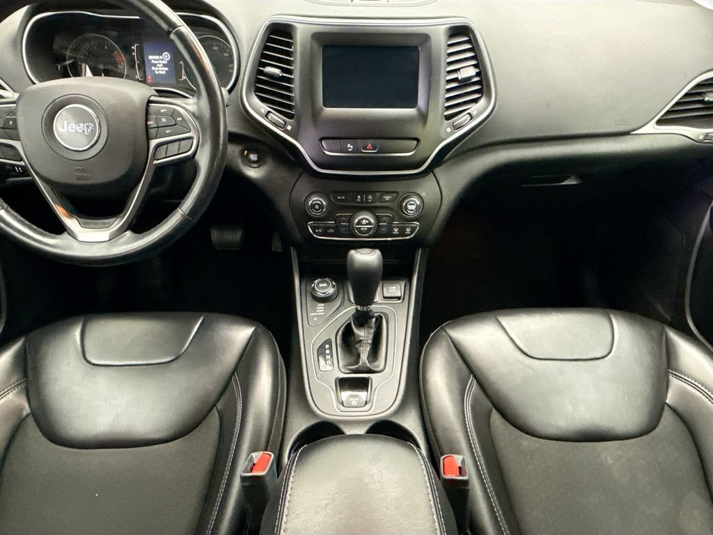 Used 2019 Jeep Cherokee Latitude Plus w/ Comfort/Convenience Group AWD/4WD image 13