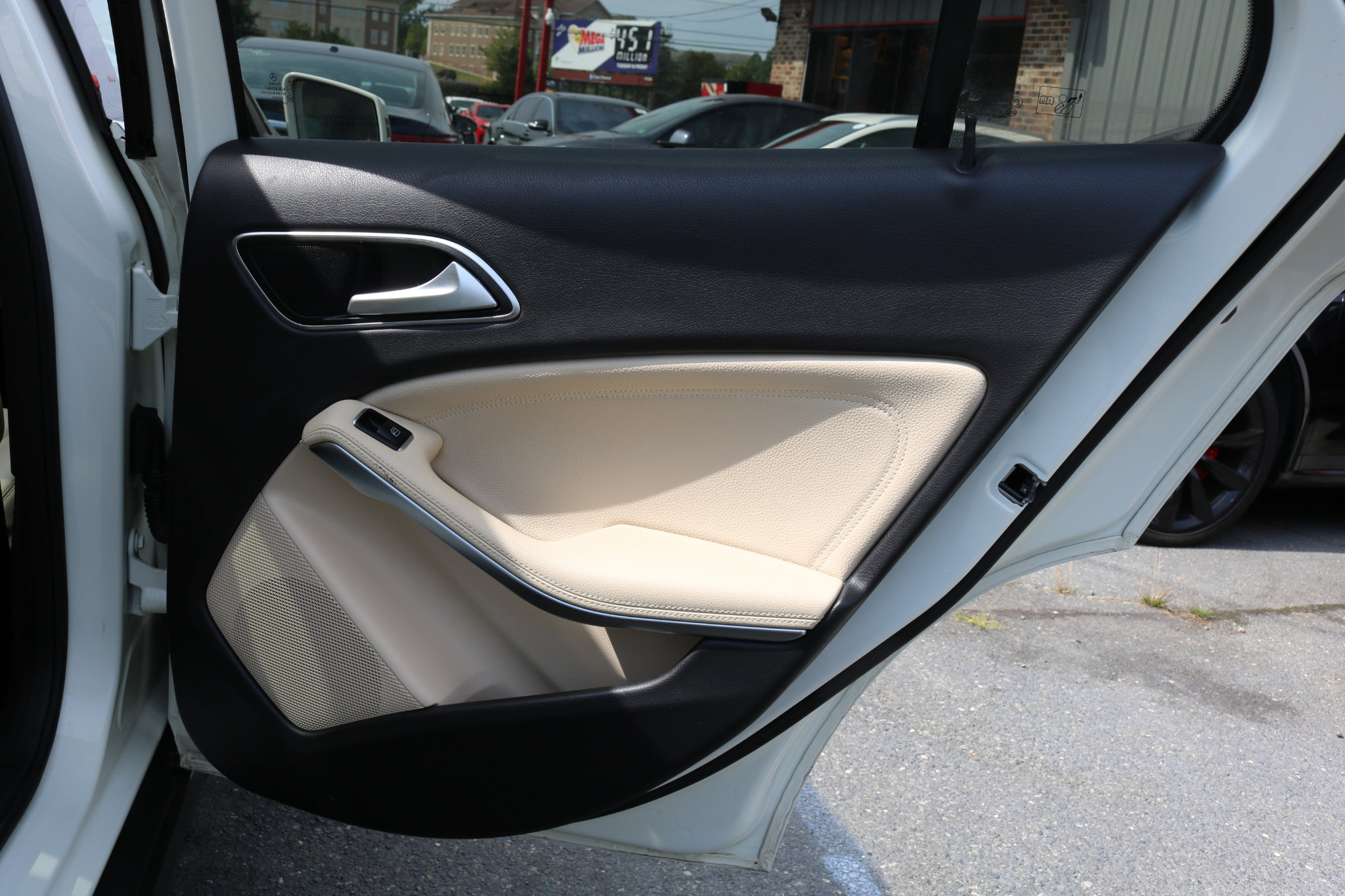 Used 2016 Mercedes-Benz GLA 250 image 43