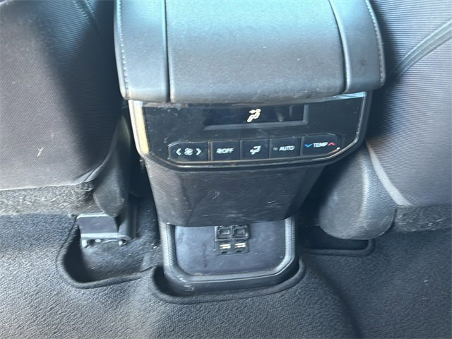 Used 2020 Toyota Highlander LE image 17
