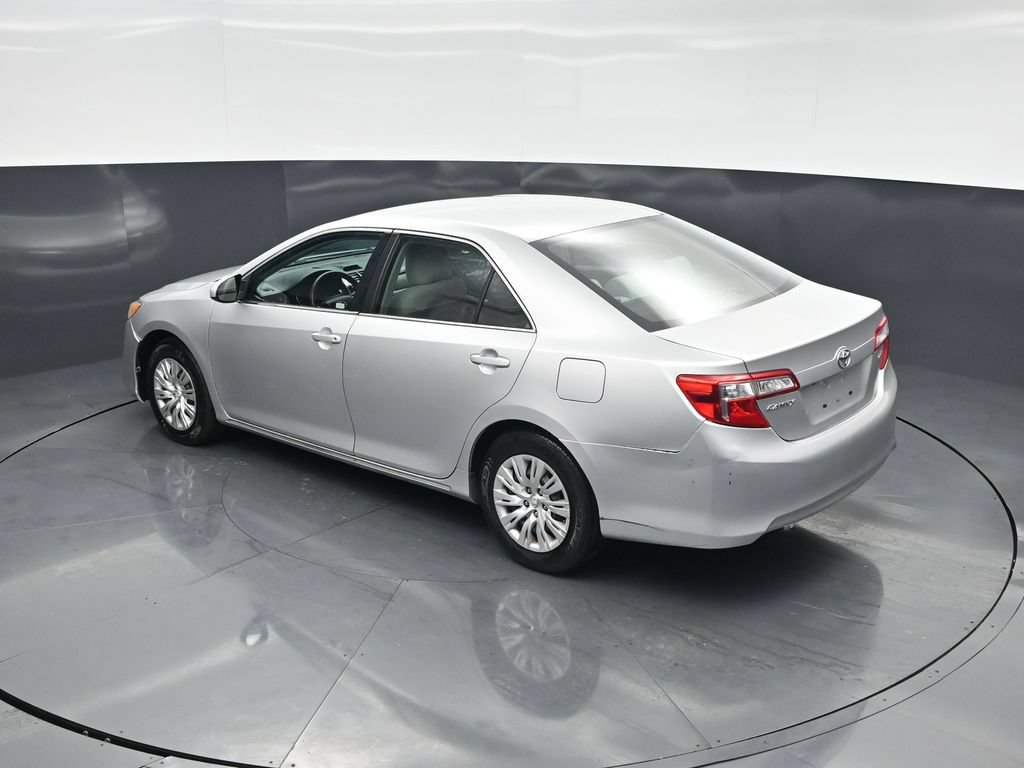 Used 2014 Toyota Camry LE FWD image 36