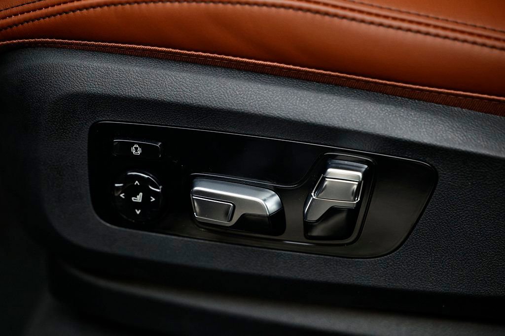 New 2026 BMW X5 sDrive40i w/ M Sport Package image 24