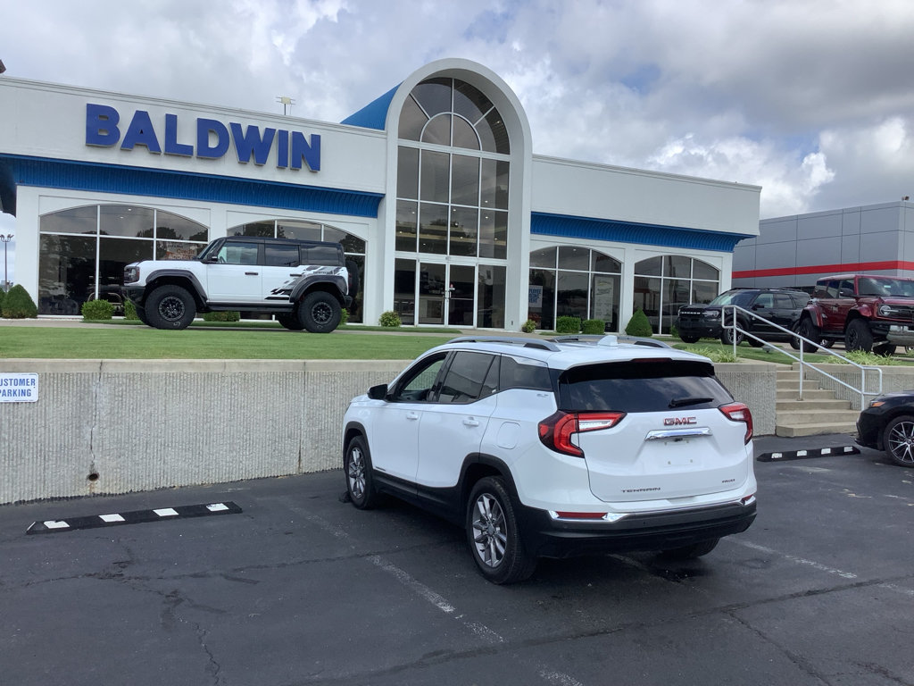 Used 2022 GMC Terrain SLT AWD/4WD image 5