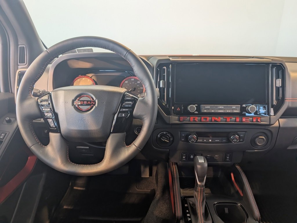 Used 2025 Nissan Frontier PRO-4X w/ Pro Convenience Package image 14
