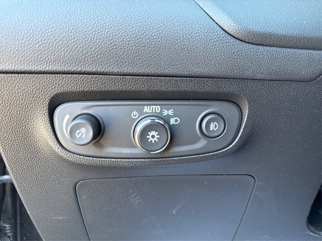 Used 2023 Buick Encore GX Select w/ Sport Touring Package FWD image 25