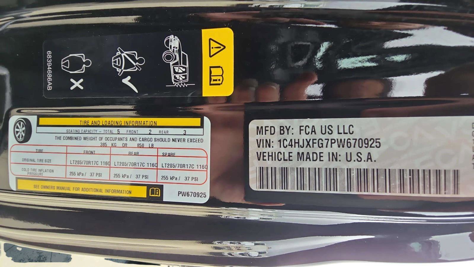 Used 2023 Jeep Wrangler Unlimited Rubicon w/ LED Lighting Group image 31