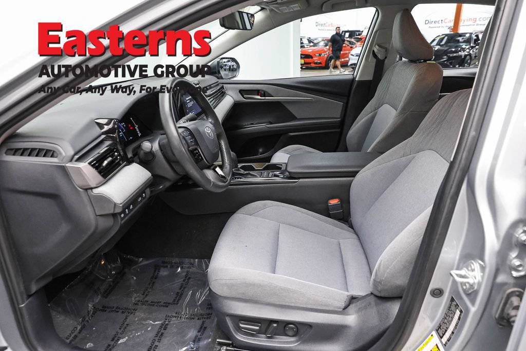 Used 2025 Toyota Camry LE w/ Convenience Package FWD image 14