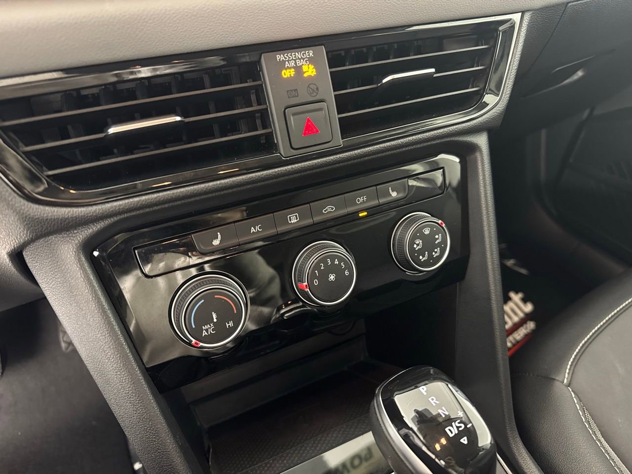 Used 2023 Volkswagen Taos SE image 17