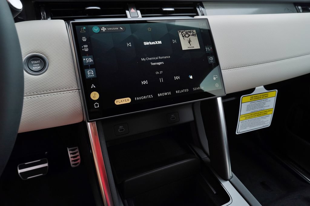 New 2026 Land Rover Discovery Sport Landmark AWD/4WD image 18