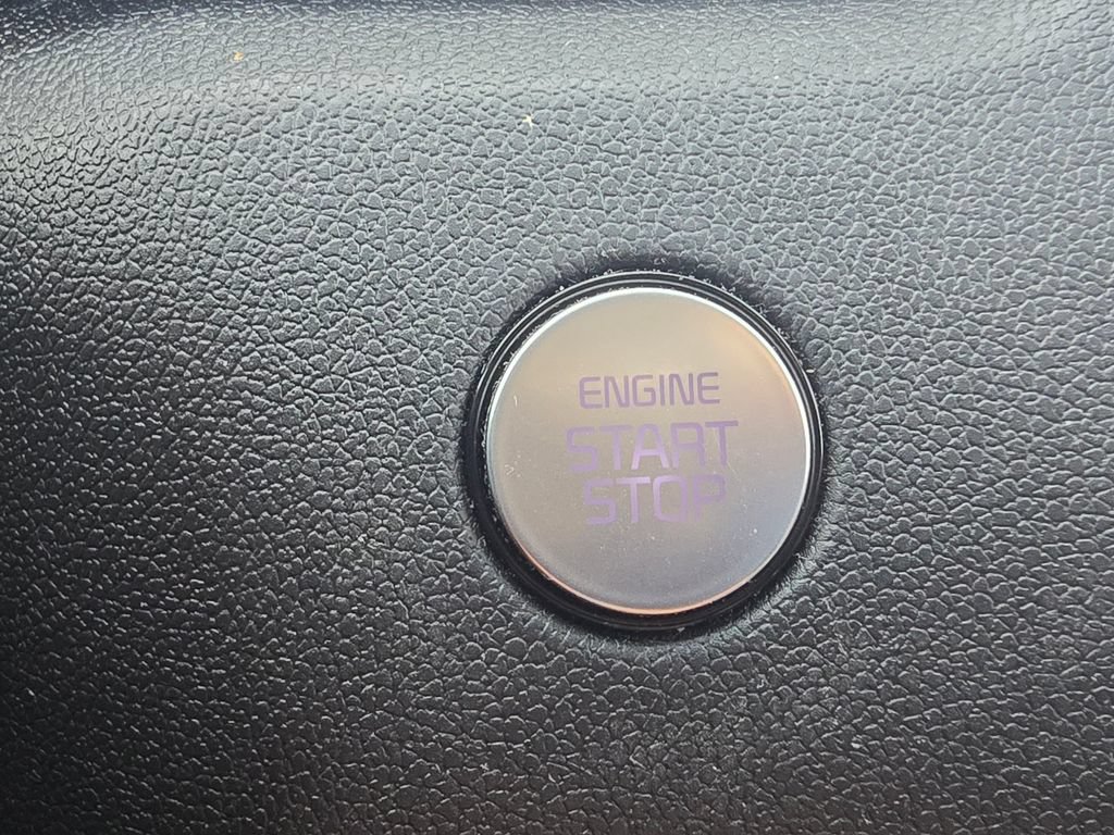 Used 2022 Kia Sorento S w/ Panoramic Sunroof Package FWD image 30