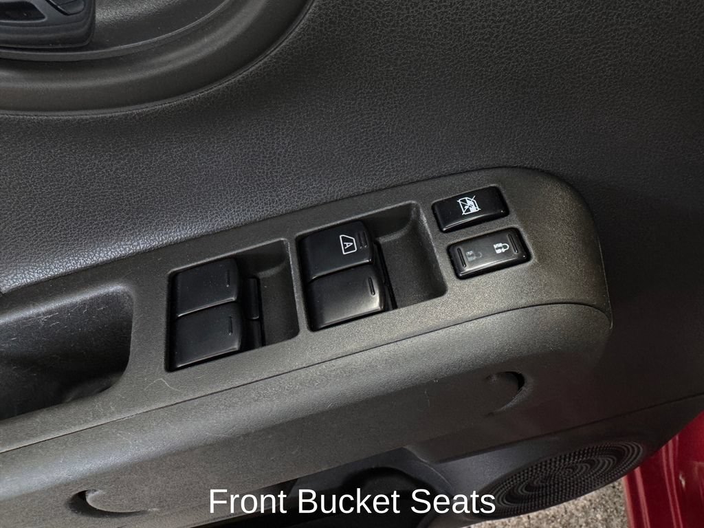 Used 2009 Nissan Cube 1.8 S w/ Interior Designer Pkg FWD image 11