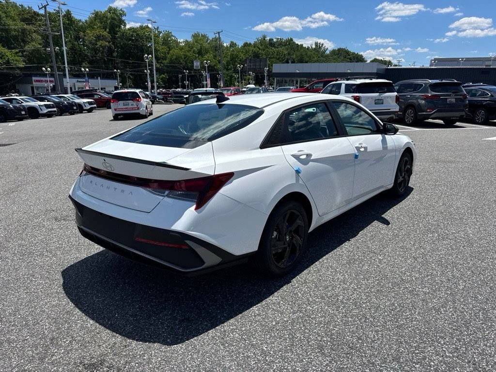 New 2026 Hyundai Elantra SEL Sport Premium FWD image 5