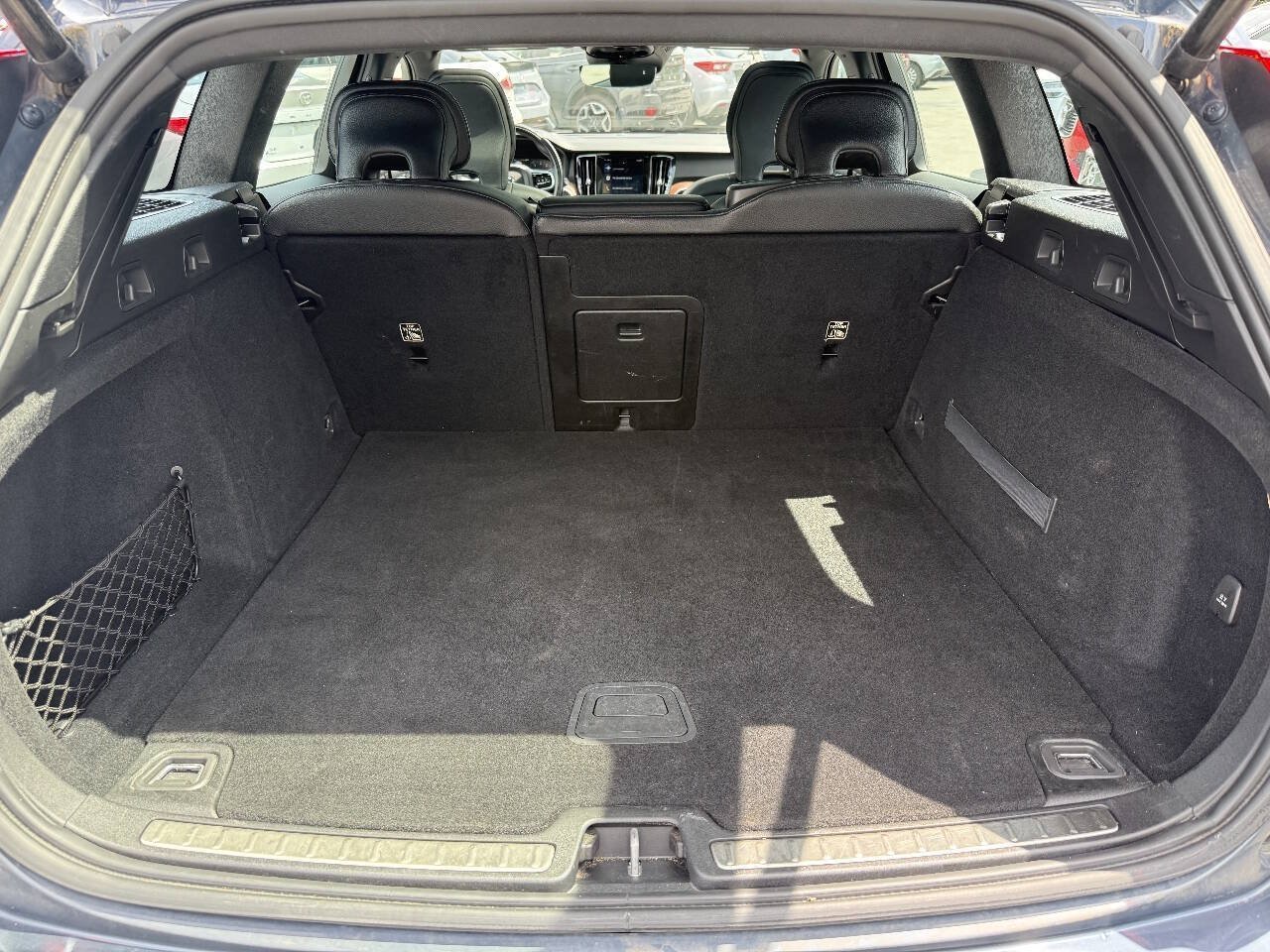 Used 2020 Volvo V60 T5 Momentum FWD image 13