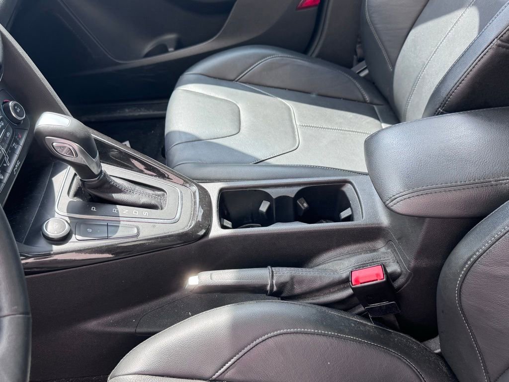 Used 2017 Ford Focus Titanium image 9