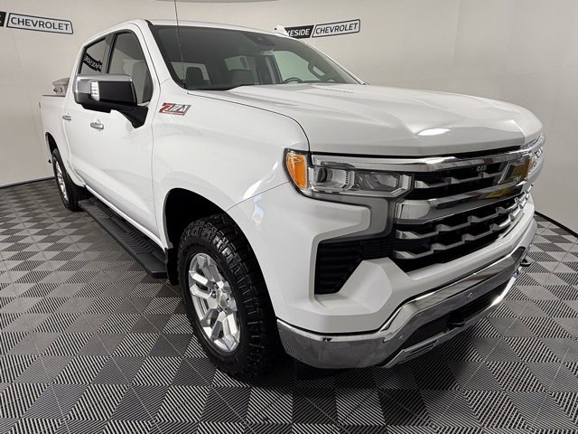 Used 2022 Chevrolet Silverado 1500 LTZ w/ Z71 Off-Road Package image 8