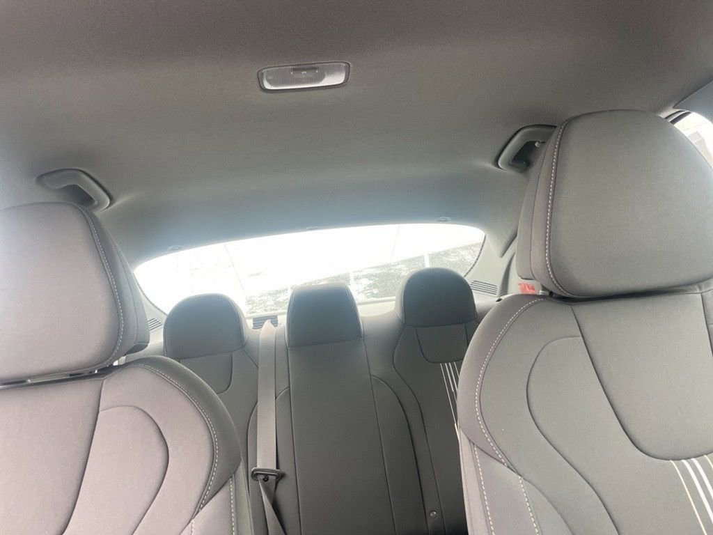 New 2024 Hyundai Elantra SEL w/ Convenience Package image 22