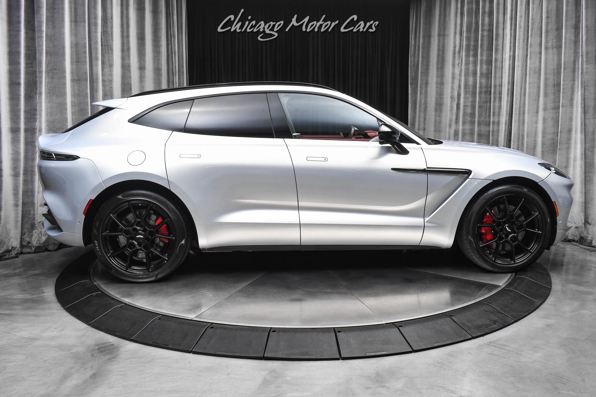 Used 2022 Aston Martin DBX AWD/4WD image 45