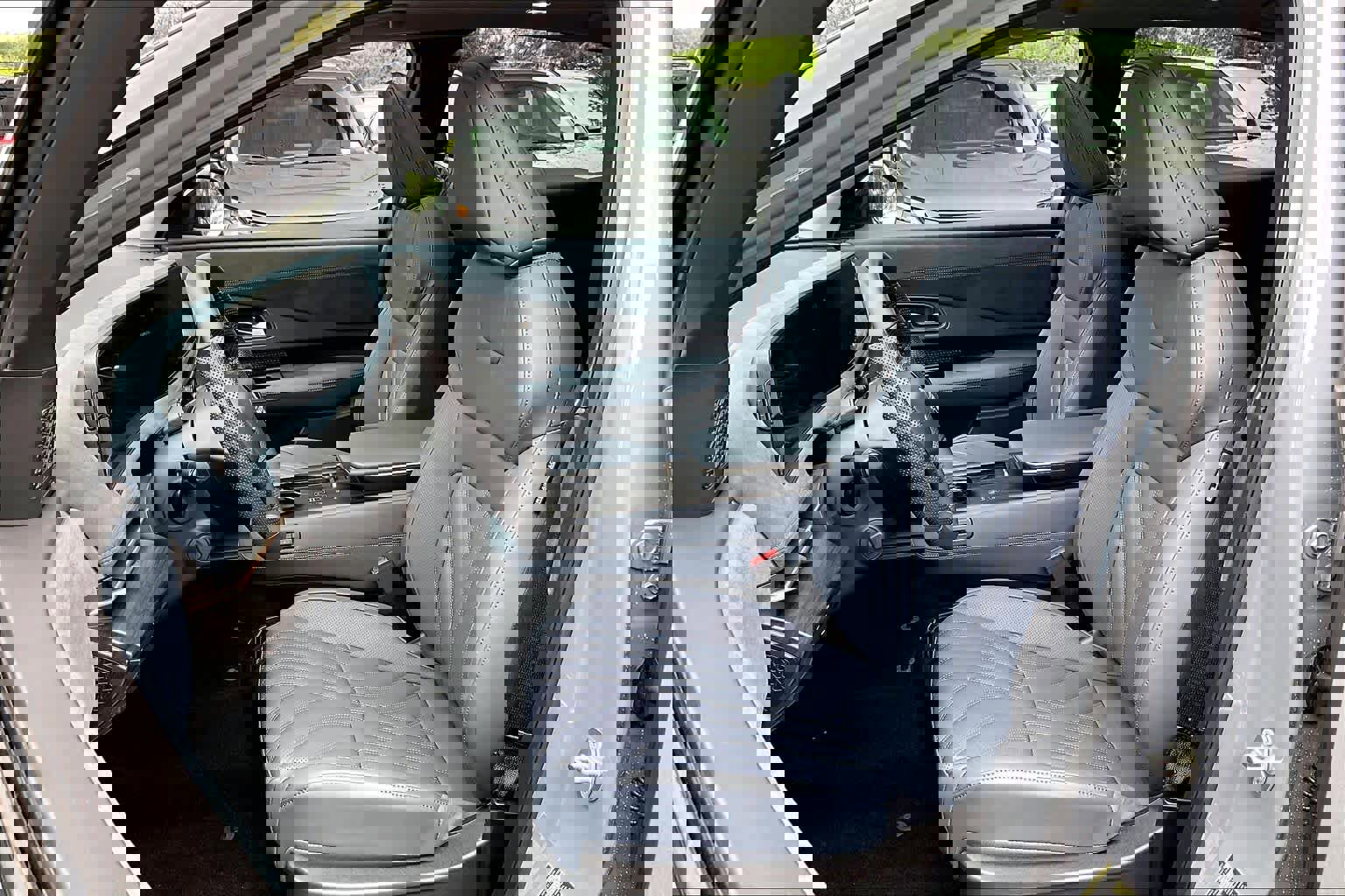 Used 2025 Nissan Ariya Platinum image 7