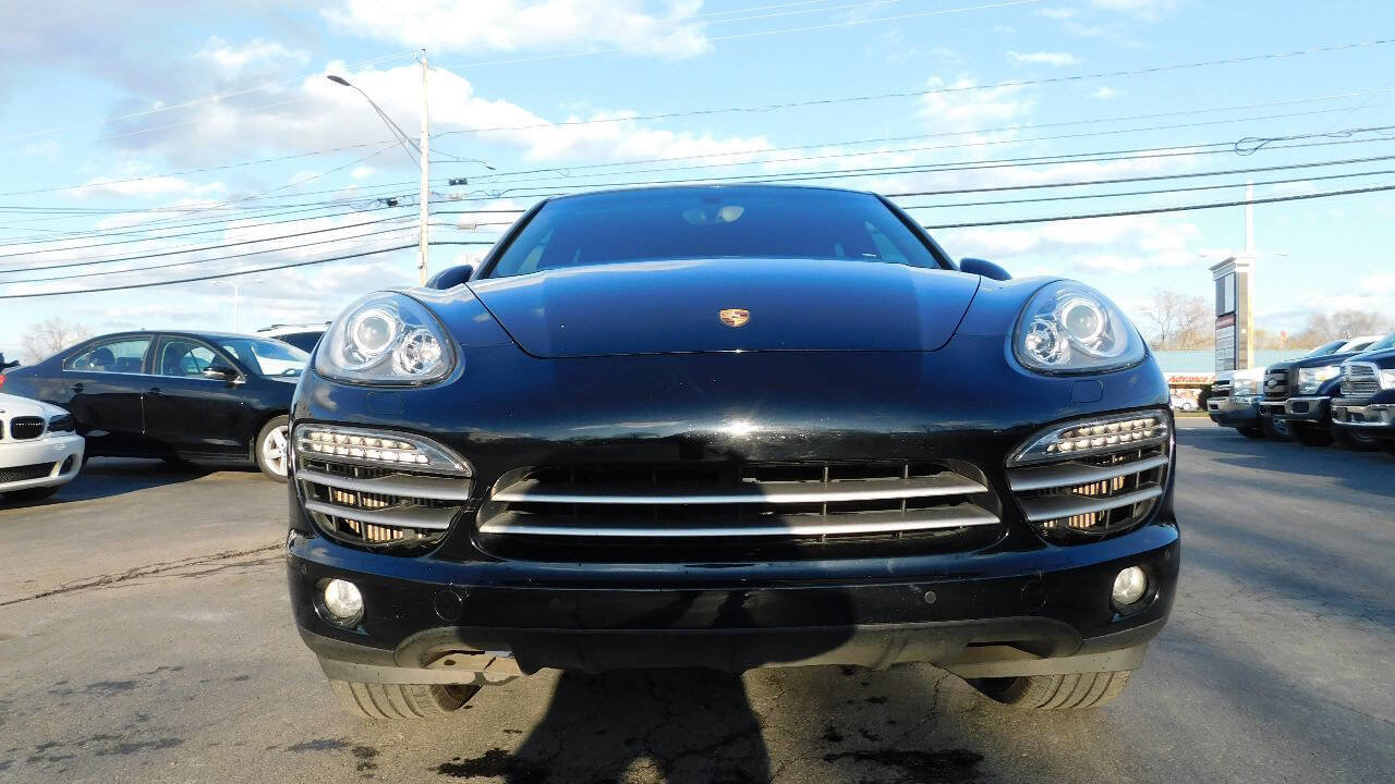 Used 2014 Porsche Cayenne Diesel Platinum Edition image 3
