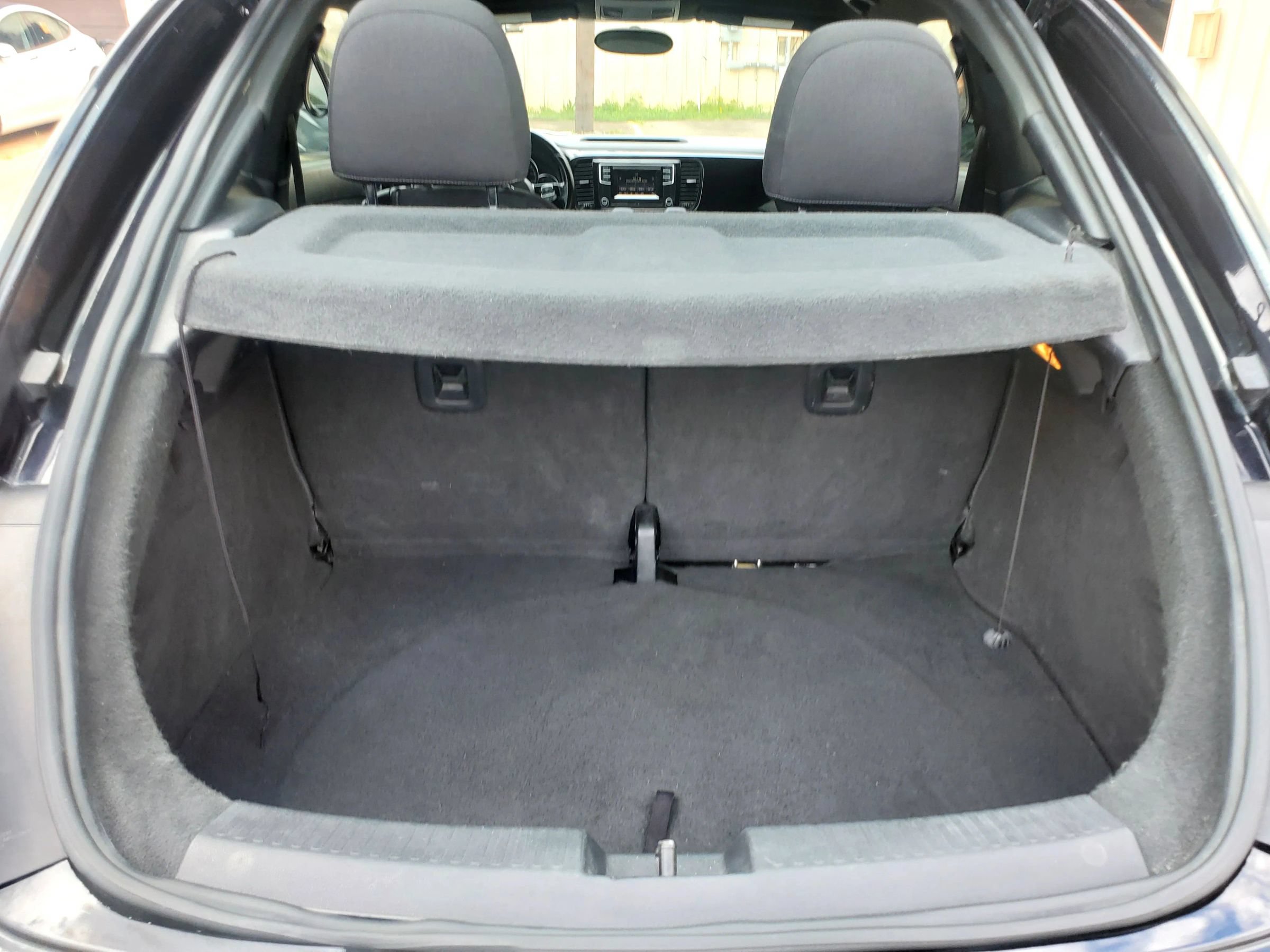 Used 2019 Volkswagen Beetle 2.0T S FWD image 47