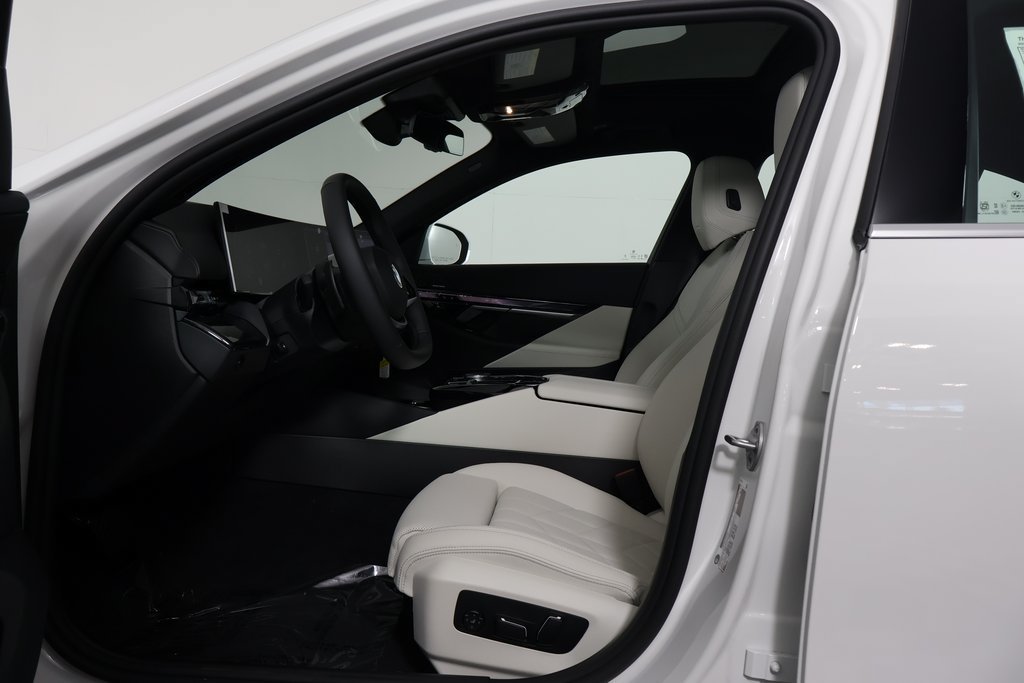 New 2027 BMW 530i w/ Premium Package RWD image 5