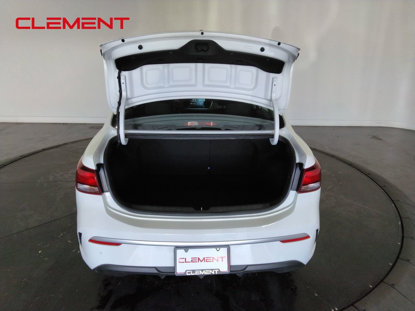 Used 2023 Kia Rio S image 9