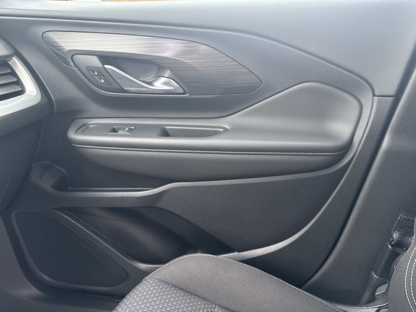 Used 2022 GMC Terrain SLE w/ Driver Convenience Package image 22