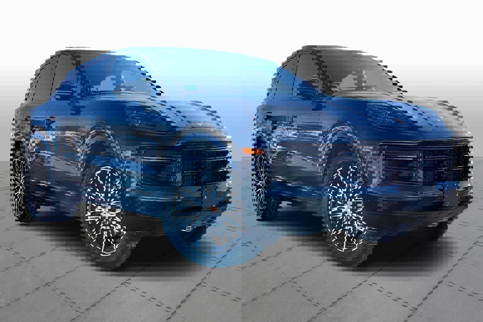 Used 2026 Porsche Cayenne Coupe image 2