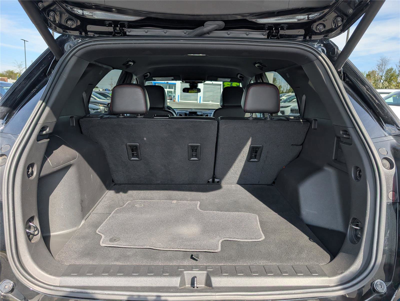 Used 2023 Chevrolet Equinox RS AWD/4WD image 13