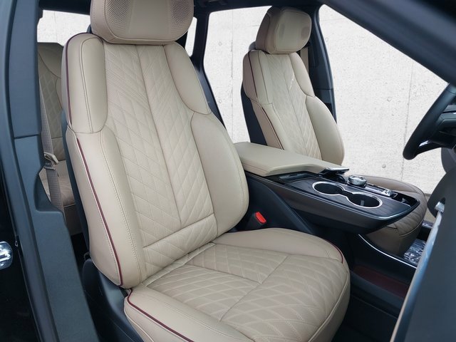 New 2026 Cadillac Lyriq V w/ LPO, Floor Liner Package image 10