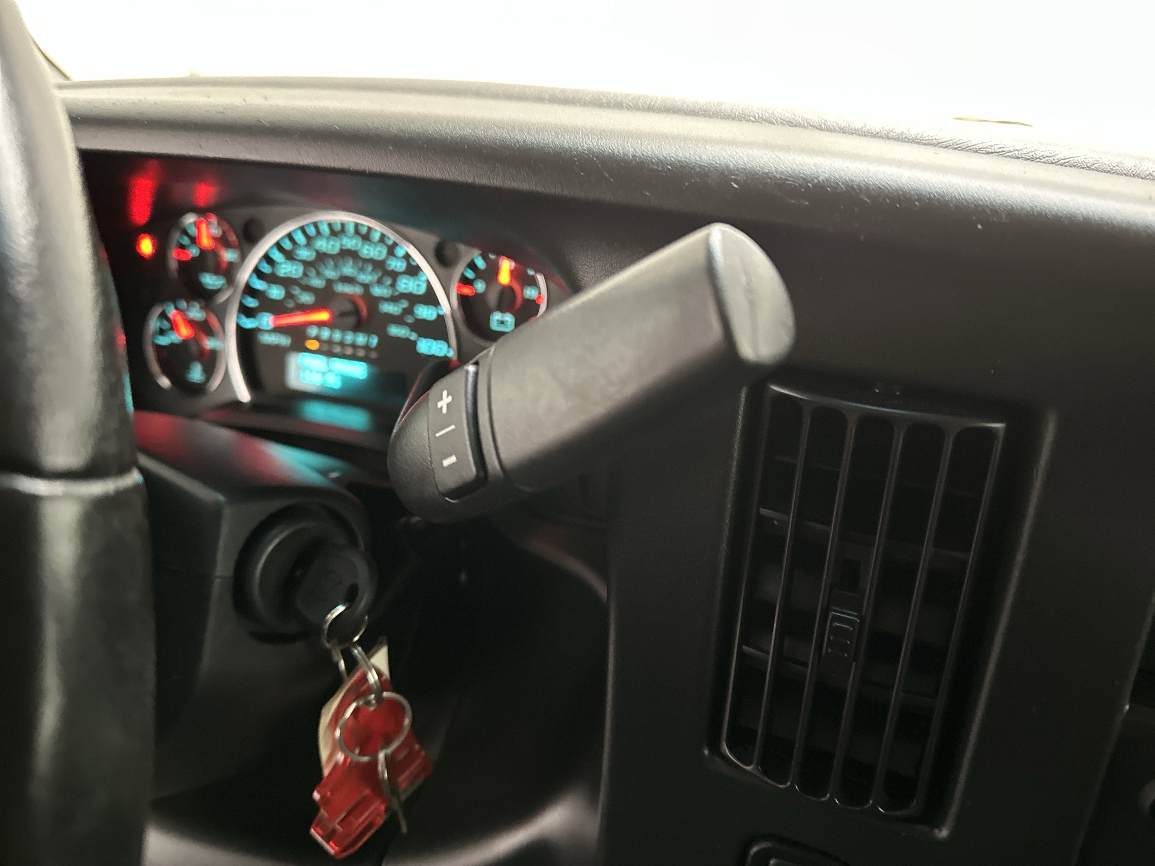 Used 2020 Chevrolet Express 2500 w/ Driver Convenience Package image 29