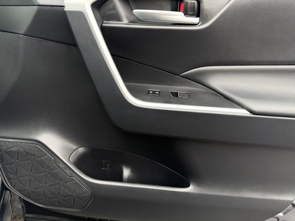 Certified 2025 Toyota RAV4 XLE image 19