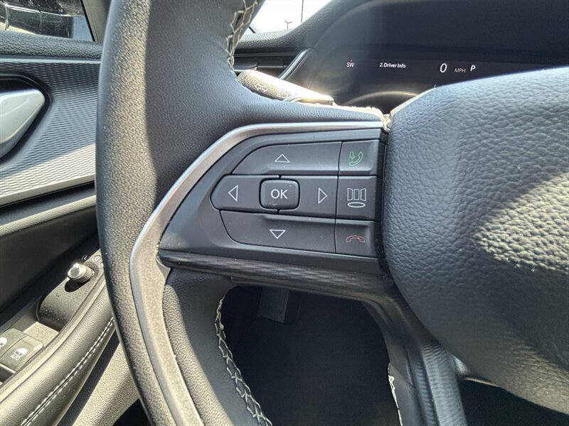 Used 2024 Jeep Grand Cherokee Altitude AWD/4WD image 26