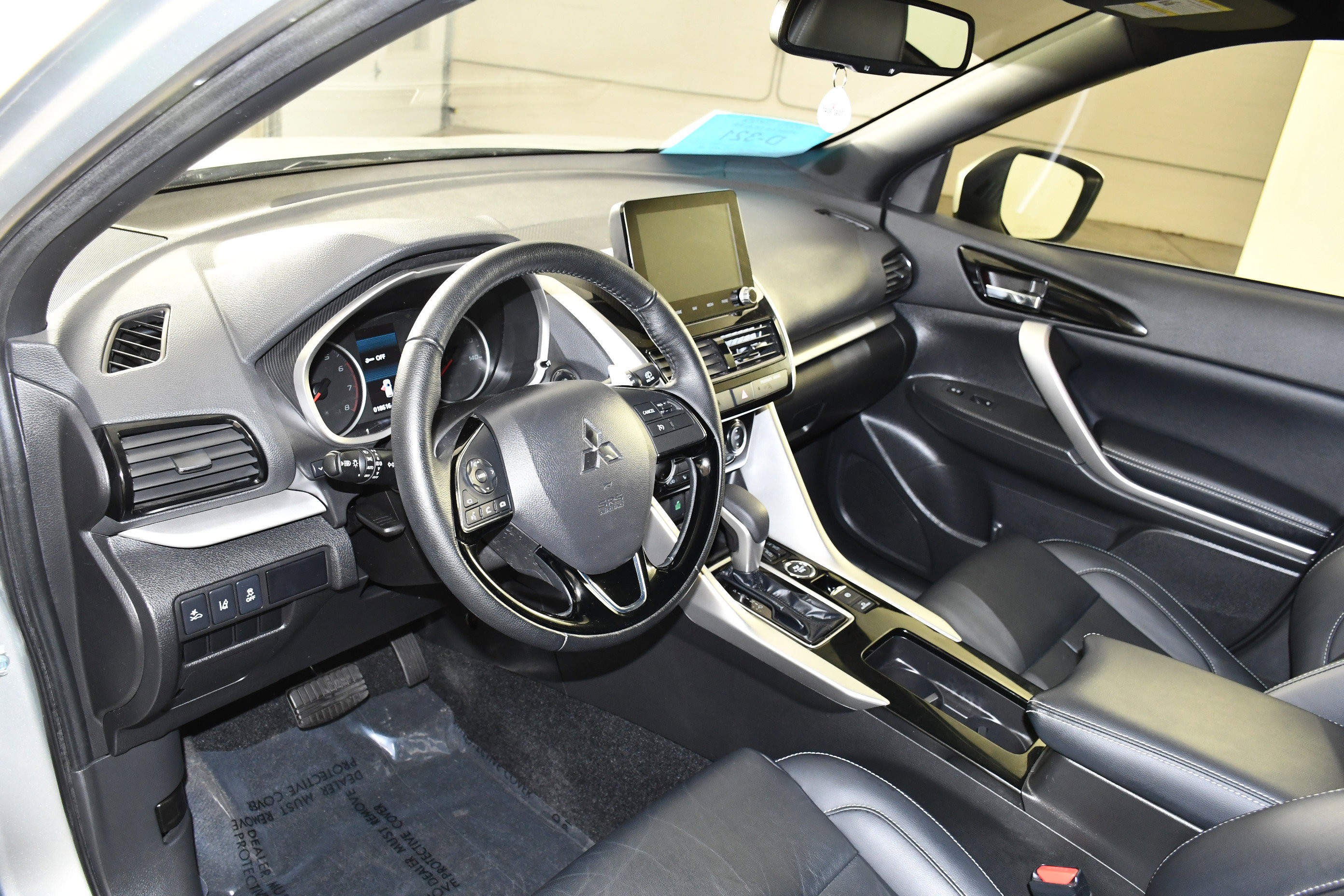 Used 2023 Mitsubishi Eclipse Cross SEL AWD/4WD image 2