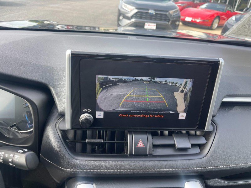 Used 2023 Toyota RAV4 LE AWD/4WD image 32