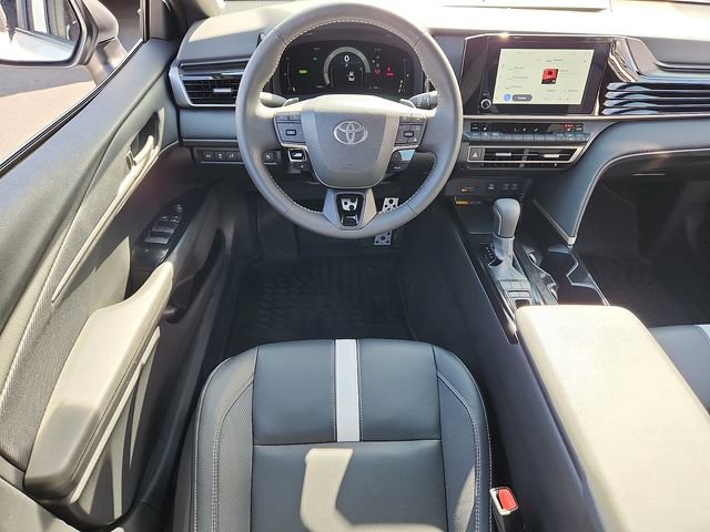 Used 2025 Toyota Camry SE w/ Convenience Package image 11