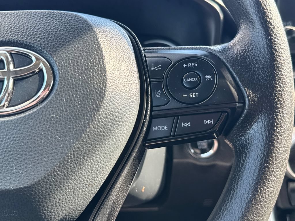 Used 2024 Toyota RAV4 XLE FWD image 21