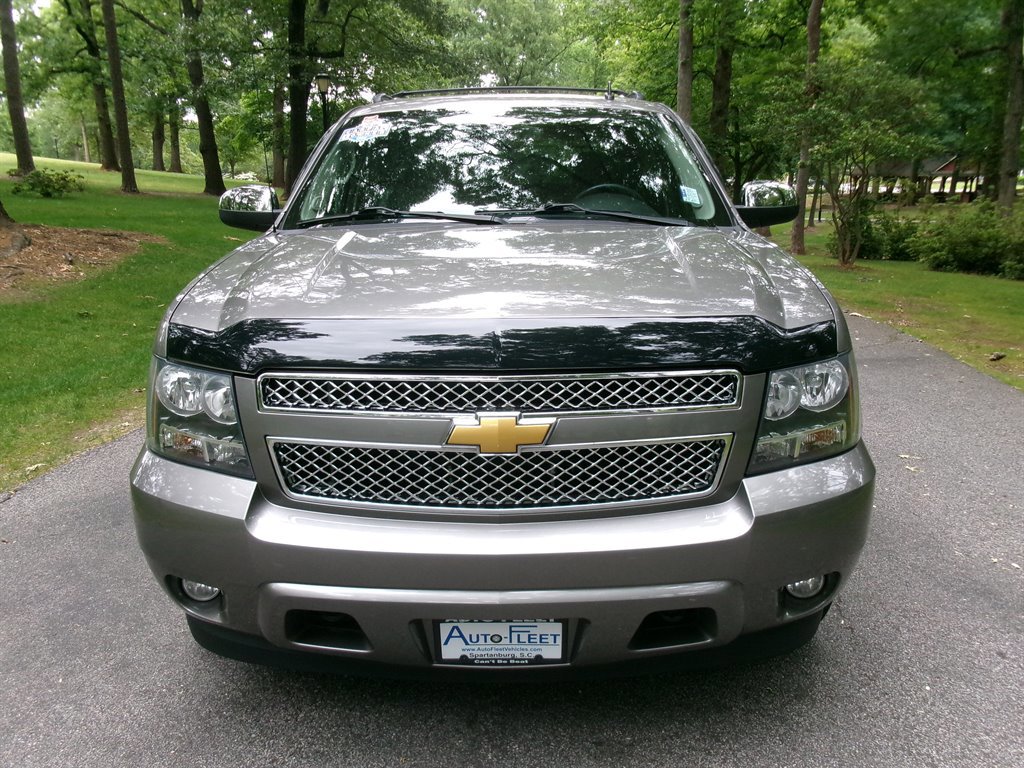 Used 2012 Chevrolet Avalanche LS w/ All-Star Edition AWD/4WD image 2