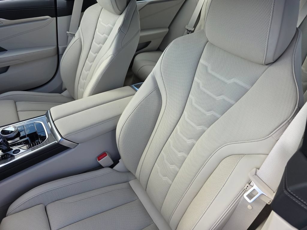 New 2026 BMW 840i w/ Comfort Seating Package RWD image 9