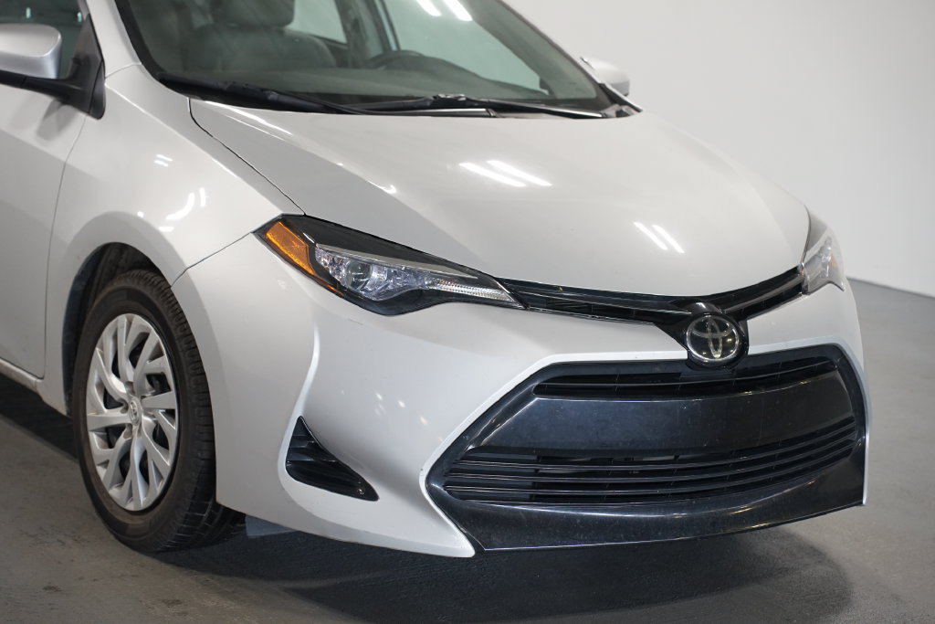 Used 2017 Toyota Corolla LE FWD image 4