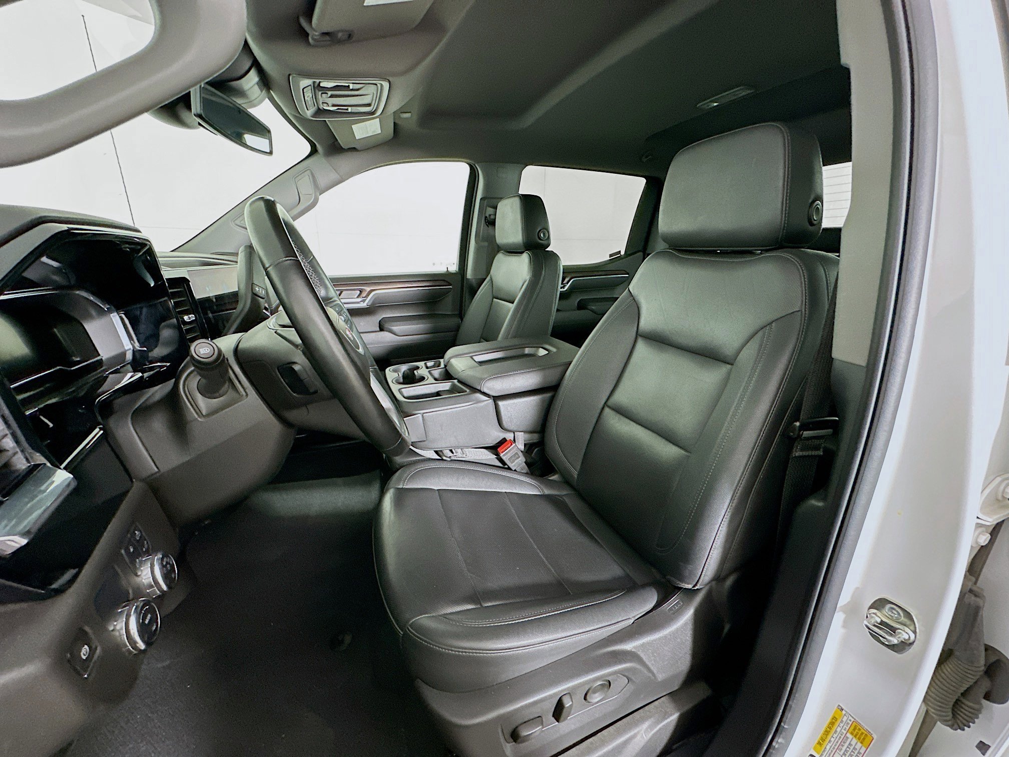 Used 2025 GMC Sierra 1500 SLT image 12