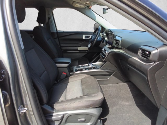 Used 2023 Ford Explorer XLT RWD image 25