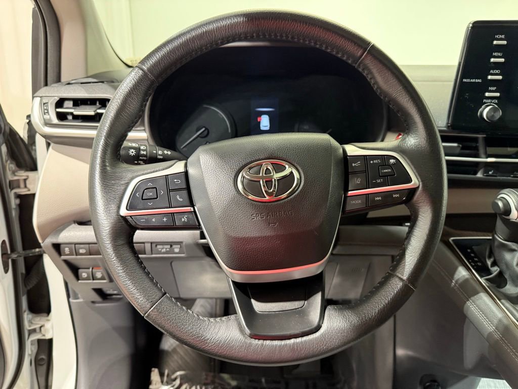 Certified 2024 Toyota Sienna XLE image 25