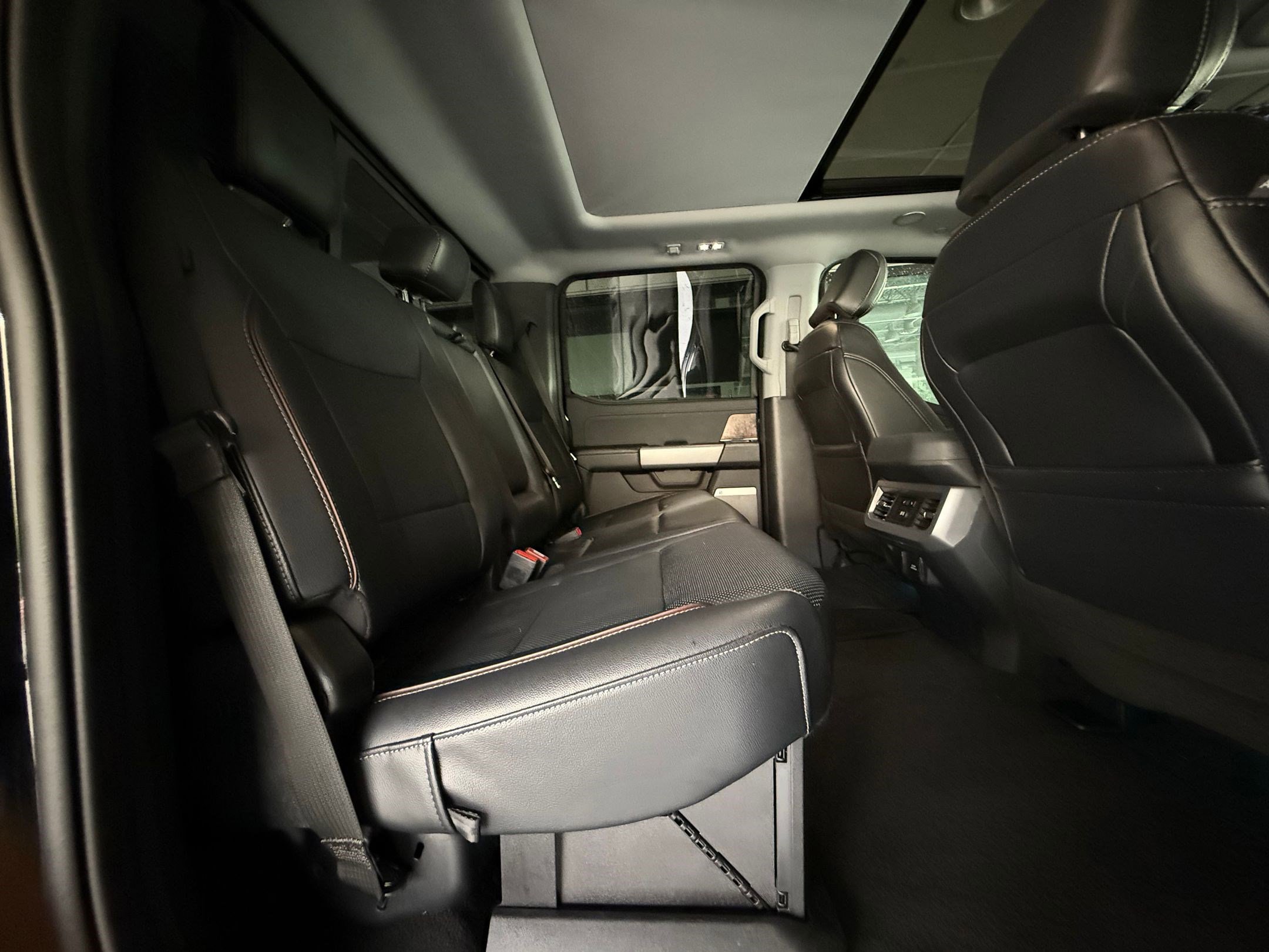 Used 2024 Ford F250 Lariat w/ Lariat Ultimate Package image 25