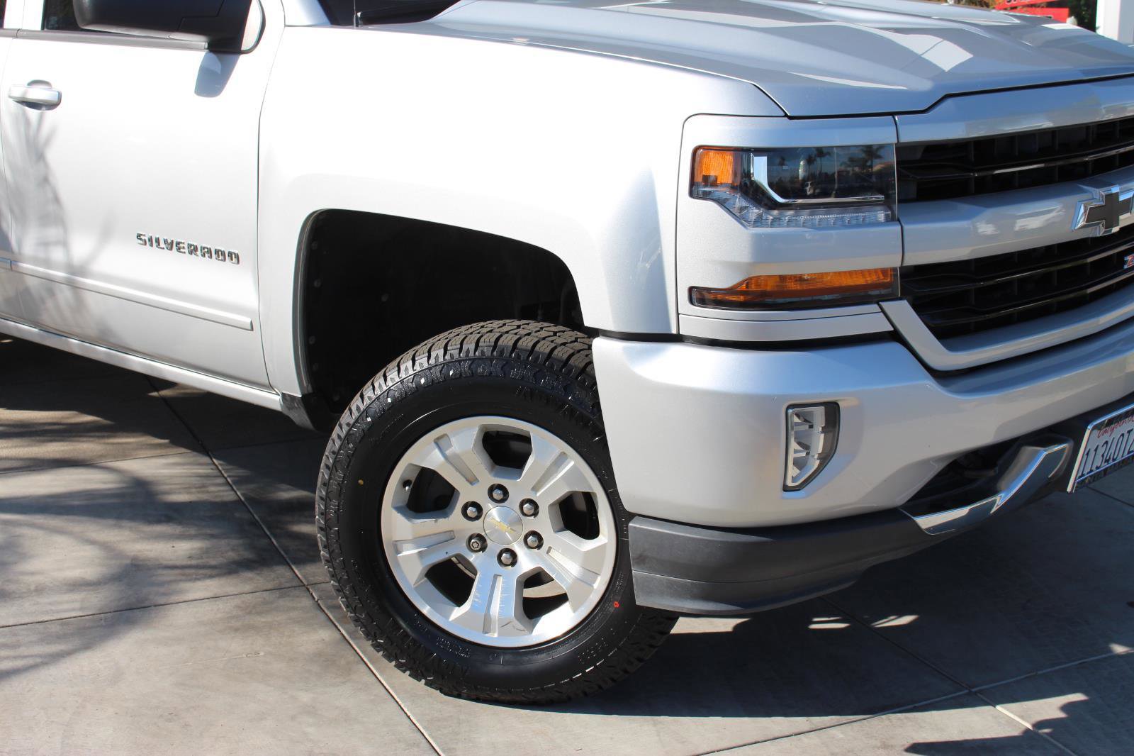 Used 2018 Chevrolet Silverado 1500 LT w/ All Star Edition image 3