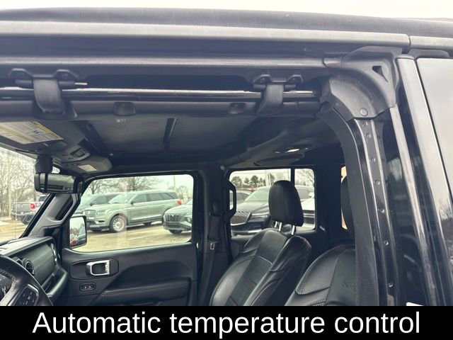 Used 2018 Jeep Wrangler Unlimited Sahara AWD/4WD image 17