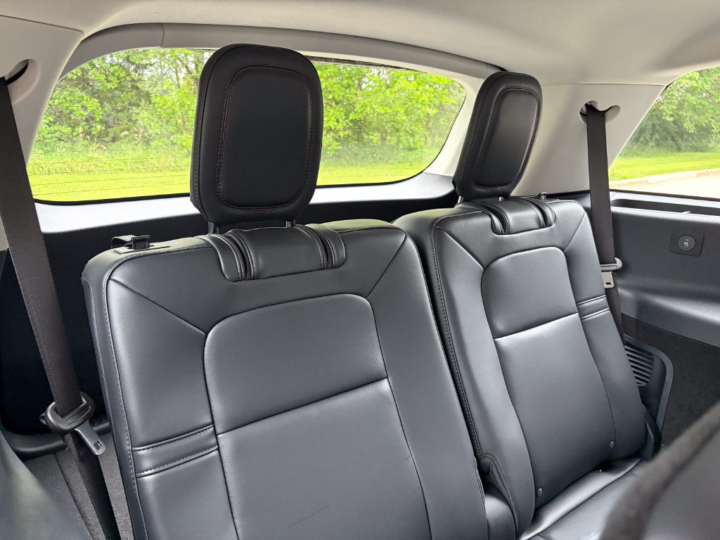 New 2026 Lincoln Aviator AWD image 29