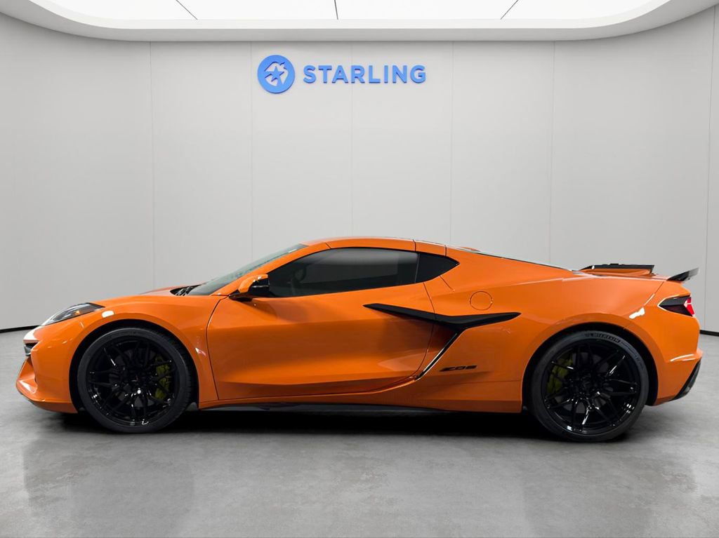 Used 2023 Chevrolet Corvette Z06 w/ Stealth Interior Trim Package RWD image 3