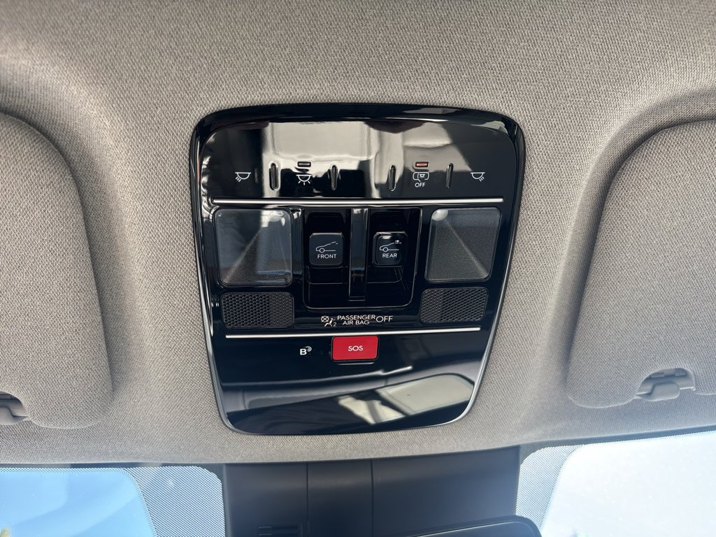 Used 2024 Hyundai Santa Fe Limited FWD image 30